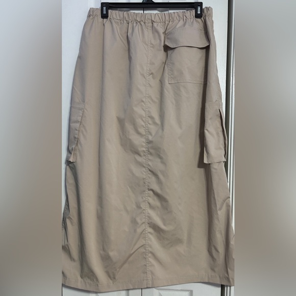 SHEIN ICON Gorpcore Pocket Side Drawstring Waist Parachute Skirt - Picture 5 of 10